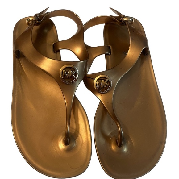 Michael Kors Womens Lillie Gold Size 7 MK Logo Plate Jelly Thong PVC Sandals - Picture 3 of 7